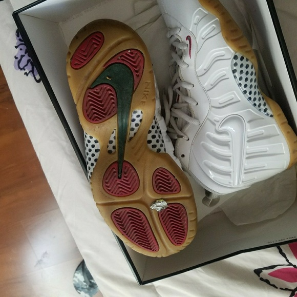 Nike - Picture 3 of 4